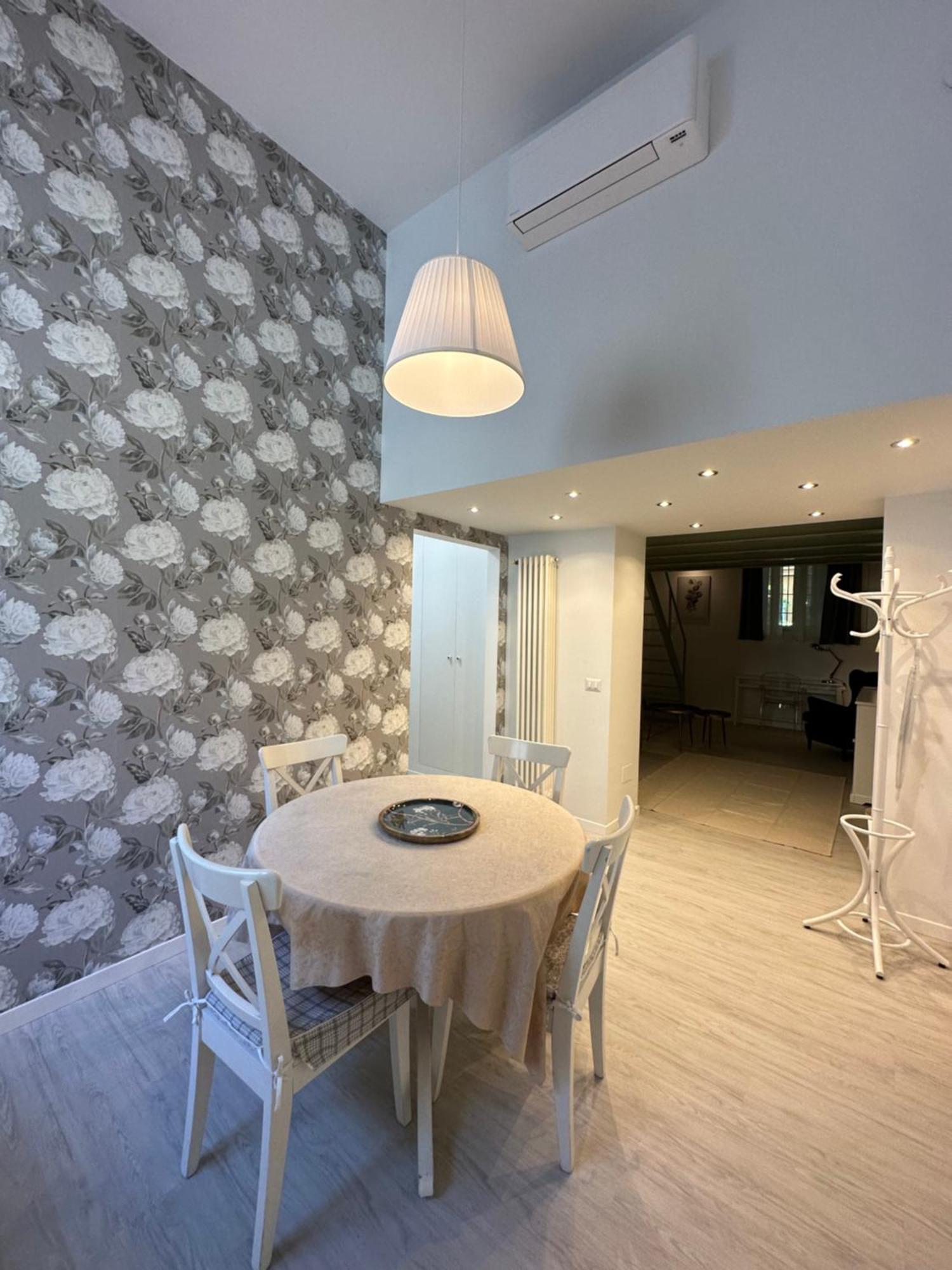 Flowers, A Cozy Suite In Milano Dış mekan fotoğraf